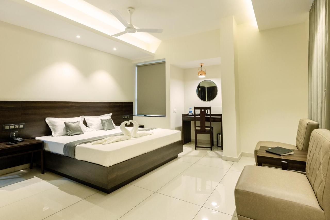 מנגלור Hotel Paramount Suites & Service Apartments מראה חיצוני תמונה