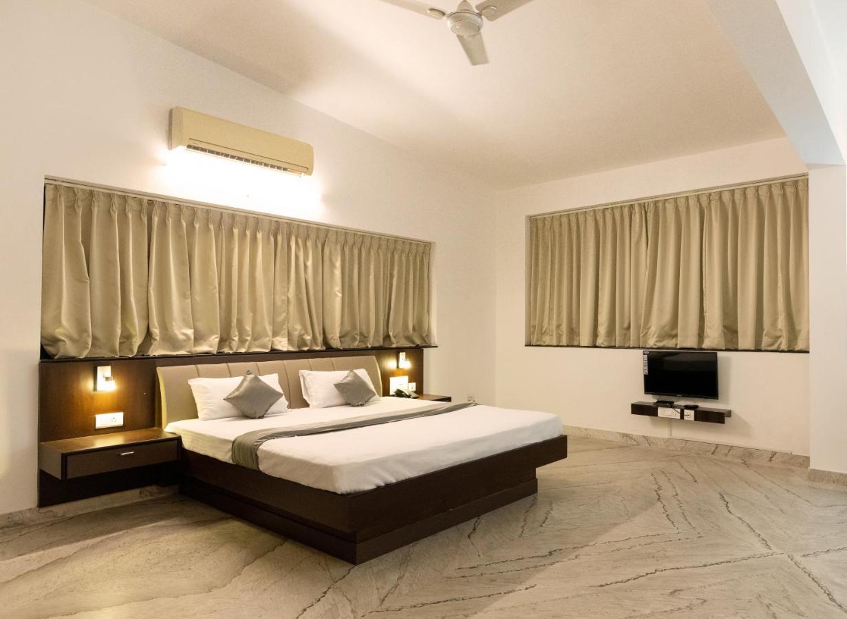 מנגלור Hotel Paramount Suites & Service Apartments מראה חיצוני תמונה