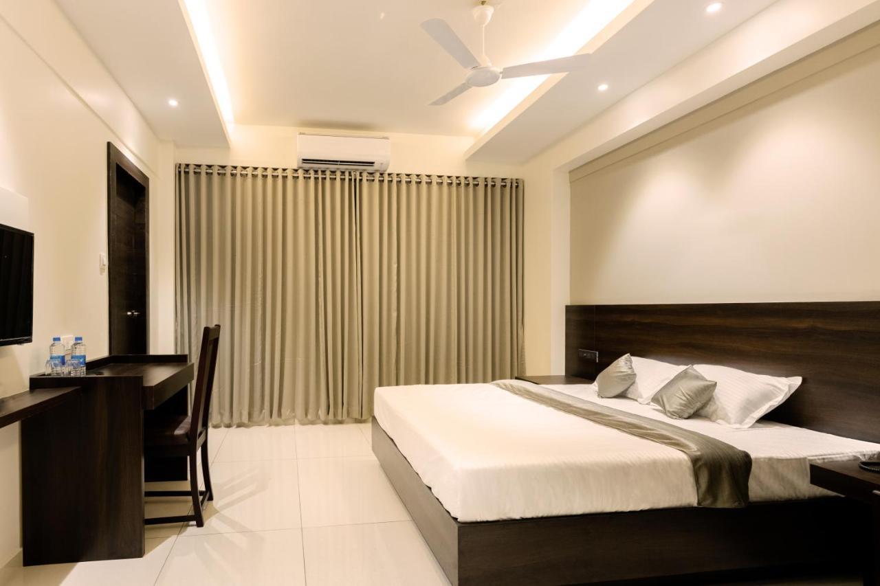 מנגלור Hotel Paramount Suites & Service Apartments מראה חיצוני תמונה